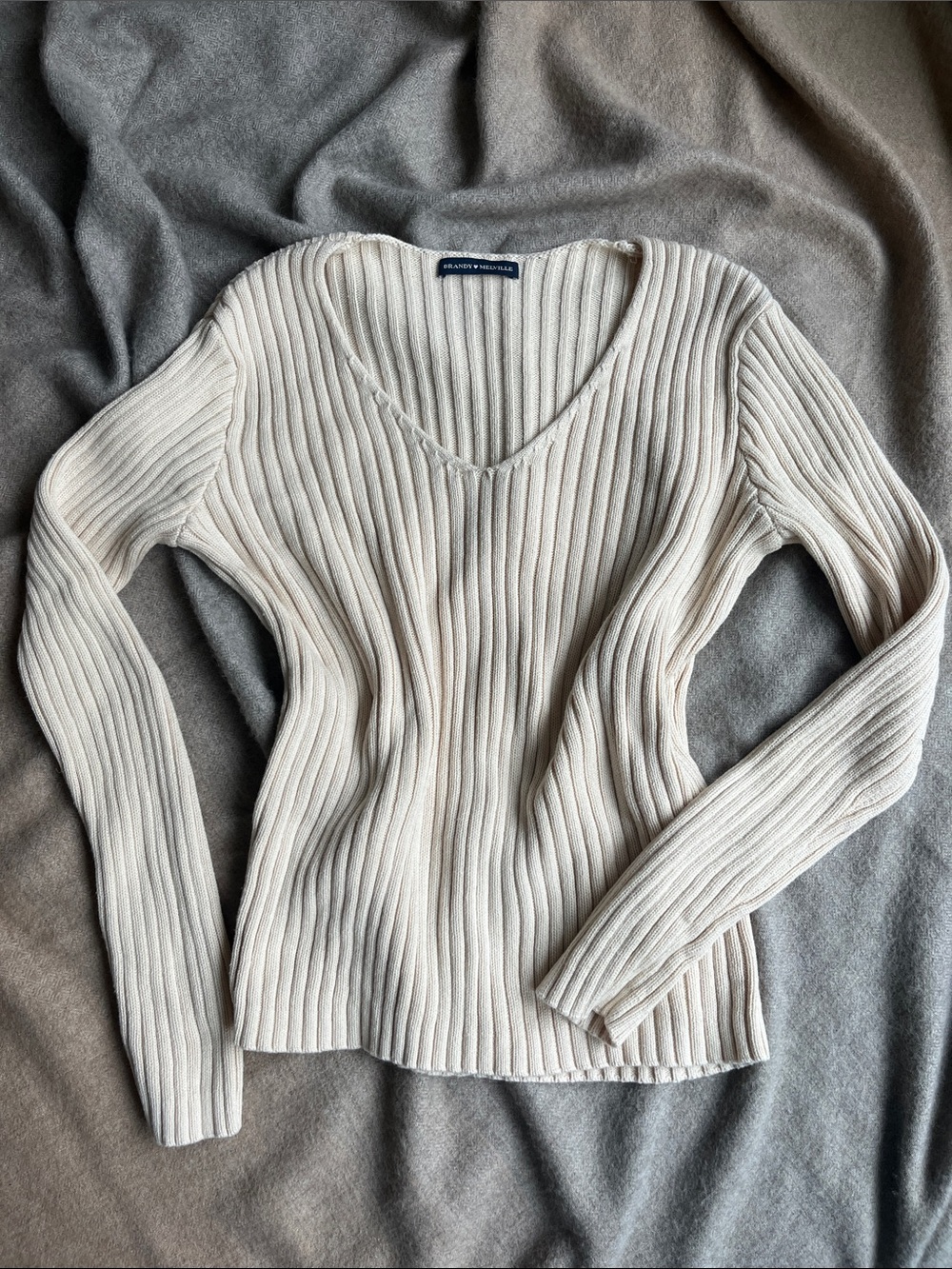 Brandy Melville Ribbed V-Neck Cotton Sweater in Cream